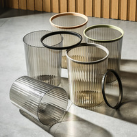 Poubelle en plastique transparente rayée durable avec base ronde stable pour le bureau et l'élimination des déchets en intérieur