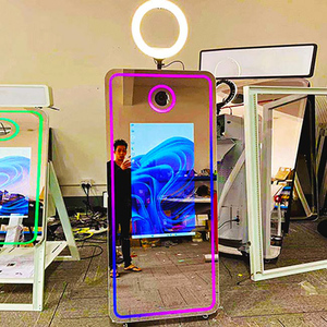 Élégante borne photo miroir magique en verre blanc avec écran frontal détachable de 32 pouces, 110 V, pour autoservice - Product Image 1