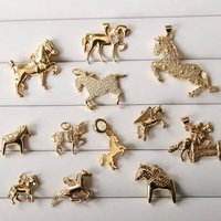 Pendentif Fer à Cheval Vintage Plaqué Or pour Amateurs d'Équitation, Breloque Animale Sportive Équestre, Bijou DIY pour Collier