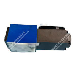 0811404061 4WRPH10C4B100L-2X/G24Z4/M วาล์วควบคุมทิศทางแบบสัดส่วน - Product Image 3