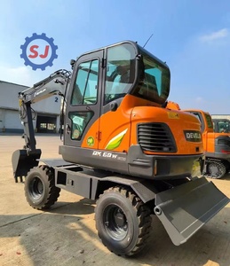 Mini-excavatrice sur roues DEVELON DX60W, équipement de construction compact pour travaux agricoles et de chantier - Product Image 1