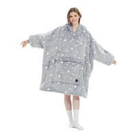 Couverture à capuche confortable et confortable en molleton pour adultes Couverture portable populaire de l'usine avec sweat à capuche surdimensionné chaud chauffant