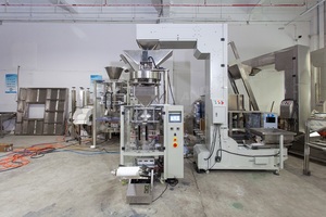 Machine d'emballage entièrement automatique de bonbons 10g-1kg et de différents sacs à particules régulières et uniformes - Product Image 5