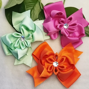 Flor de cinta de grogrén apilada de 4,5 pulgadas de Color liso hecho a medida con lazo de pelo de diamantes de imitación con pinza de cocodrilo para niñas estudiantes - Product Image 2