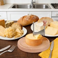 Planche à fromage ergonomique en bois de chêne avec râpe à chocolat en acier inoxydable durable, écologique et compatible lave-vaisselle pour restaurants