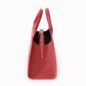 Nouveau <span class=keywords><strong>sac</strong></span> à main classique en cuir Saffiano de haute qualité pour femme, <span class=keywords><strong>sac</strong></span> à main de luxe en cuir véritable avec Logo personnalisé pour dames - Product Image 3