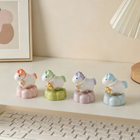 TONFO Jingdezhen Ornements de bureau en céramique en forme de cheval rotatif, figurine carrousel anti-stress, décoration de bureau créative, cadeau souvenir