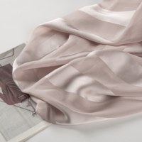 Foulard pour enfants en polyester chiffon léger et respirant à rayures écossaises, idéal pour le quotidien – Grande Vente A1
