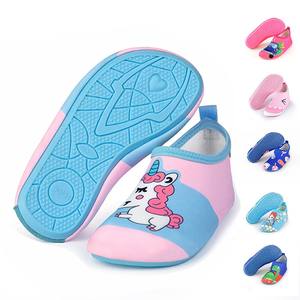 Prix usine enfants chaussures de natation chaussures d'eau à séchage rapide antidérapant peau d'eau pieds nus chaussures de sport Aqua chaussettes pour garçons filles tout-petits - Product Image 1