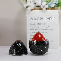 Pot de bougie ovale en forme d'oeuf en porcelaine vide unique personnalisé noir rouge Synwish pour la décoration de la maison
