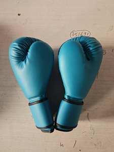 <span class=keywords><strong>Guantes</strong></span> de Boxeo de Cuero de <span class=keywords><strong>12</strong></span> <span class=keywords><strong>oz</strong></span> Profesionales al por Mayor para Todas las Edades con Logo Personalizado <span class=keywords><strong>Guantes</strong></span> Protectores de Entrenamiento para Gimnasio en Casa - Product Image 3