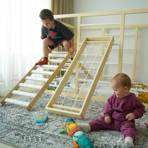 Cama de suelo para niños con dos tipos de marcos de escalada escalables en todos los lados Cama <span class=keywords><strong>Montessori</strong></span> sólida y segura hecha de madera pura - Product Image 5
