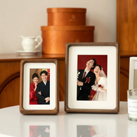 Cadre photo minimaliste créatif en bois de noyer massif avec coins arrondis, design artisanal écologique pour la décoration de mariage et de la maison