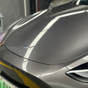 Película de Vinilo para Automóviles Anolly LM-6207, Color Gris Humo de Metal Líquido, 7.5mil de Grosor, PVC, Protección UV del 99%, Rechazo de IR del 90% - Product Image 1