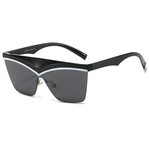 <span class=keywords><strong>Gafas</strong></span> <span class=keywords><strong>de</strong></span> <span class=keywords><strong>Sol</strong></span> <span class=keywords><strong>de</strong></span> moda personalizadas Unique Newest Women One Piece Lens Oversized Polygon Sunglasses - Product Image 1