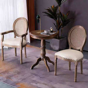 <span class=keywords><strong>Chaise</strong></span> <span class=keywords><strong>Louis</strong></span> avec accoudoir pour salle à manger Meubles <span class=keywords><strong>de</strong></span> luxe en bois massif Reproduction <span class=keywords><strong>de</strong></span> meubles <span class=keywords><strong>de</strong></span> fête, mariage et banquet pour hôtel - Product Image 2