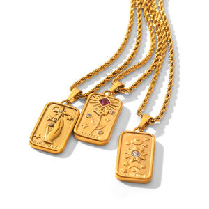 Damen Edelstahl <span class=keywords><strong>Tarot</strong></span>-Halskette 3D Geprägte Diamant Geometrische Anhänger Vergoldete Blumen-Sonnengöttin Halskette - Product Image 5