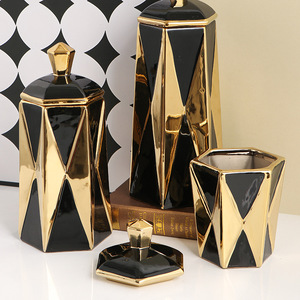 Vase à fleurs en céramique noire <span class=keywords><strong>et</strong></span> dorée pour <span class=keywords><strong>décoration</strong></span> intérieure de luxe léger Pots au gingembre - Product Image 4