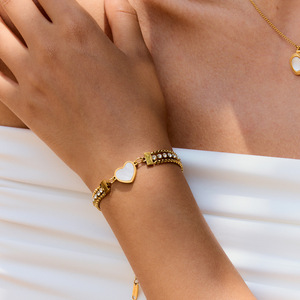 Bracelet en forme de cœur plaqué or avec chaîne en zircon blanc, bijoux cadeau - Product Image 4