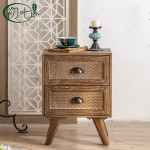 Mesita de noche de madera maciza de estilo retro americano con cajones de almacenamiento para dormitorio o sala de estar - Product Image 3