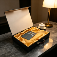 OEM Maßanfertigung |   Magnetverschluss-Geschenkbox mit PU-Tragegriff, Heißprägung-Logo |   Luxusverpackungen für Schmuck