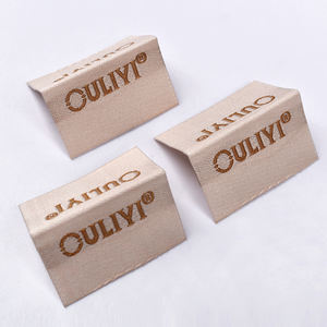 Prodotti digitali taglia prezzo etichetta indumento su misura il tuo Logo morbido tessuto <span class=keywords><strong>etichette</strong></span> con centro anello pieghevole - Product Image 5