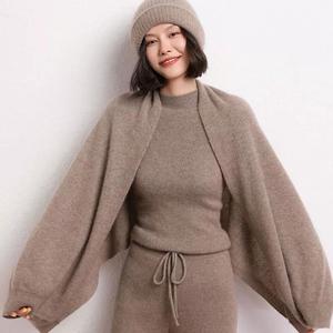 Chal de Cachemira Tejido con Mangas Murciélago para Mujer, Suave y Cálido, con Frente Abierto, Bufanda Envolvente para Otoño Invierno, Uso Diario y Fiestas - Product Image 1