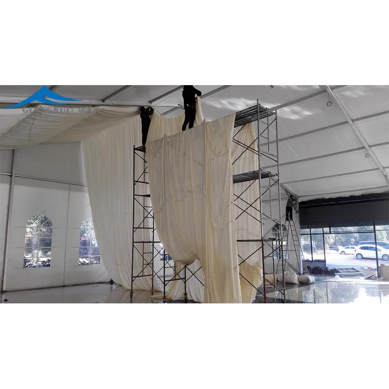 Grande luxuosa barraca branca de PVC para feiras comerciais ao ar livre para festas de casamento para eventos e armazéns de igrejas