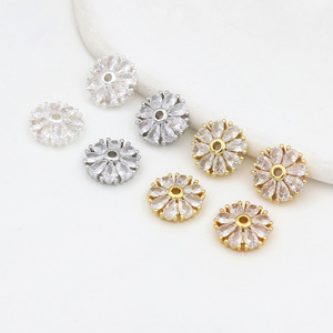 อุปกรณ์ตกแต่งเครื่องประดับ DIY ลูกปัดคริสตัลทรงดอกไม้ ชุบทอง 14k ทองแดงฝังเพทาย C21 - Product Image 3