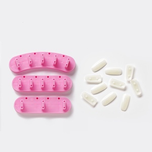 Support de présentation professionnel pour manucure, idéal pour la formation pratique avec vernis à ongles et outils de salon à domicile - Product Image 2