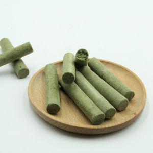 Bâtonnets de gazon pour chat lyophilisés favorisant la digestion et éliminant les boules de poils, vente en gros d'usine, OEM/ODM, friandises pour animaux de compagnie - Product Image 2