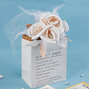 Voile de mariée court et élégant CYG en gros avec décoration délicate de roses et peigne à <span class=keywords><strong>cheveux</strong></span> en plastique - Product Image 3