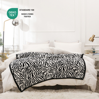 Luxuriöse, Gemütliche Ganzjahres-Heimdekoration OEKO-TEX Zertifizierte 100% Polyester Umweltfreundliche Maßgefertigte Gestrickte Wurfdecken für Sofas