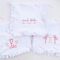 Personnalisé 100% coton peigné bébé ensemble de vêtements blanc blanc bavoir Burp couche-culotte ensemble nouveau-né bébé monogramme cadeau vêtements