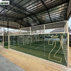 Il Nuovo Design di LUX è un Successo di Vendite e Molto Popolare, con un Campo da PADEL Panoramico Bianco Latte - Product Image 2
