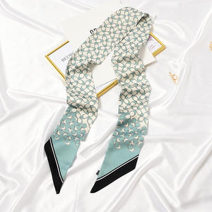 Écharpe longue et fine multi-usage pour femme – Idéale pour cheveux, cou et sac – Écharpe étroite en polyester respirante à motifs de feuilles et de pois - Product Image 3