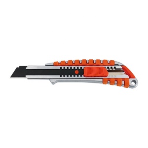 Couteau utilitaire à 8 lames, robuste et personnalisé en alliage d'aluminium de 18mm - Product Image 6