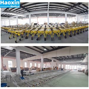 OEM <span class=keywords><strong>Medical</strong></span> Hospital  <span class=keywords><strong>Stretcher</strong></span> Ambulans Lipat Otomatis untuk Penyelamatan Darurat yang Dapat Disesuaikan dengan Papan Penyangga Tulang Belakang - Product Image 6