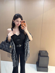 Ensemble de vêtements en tricot pour femmes, hauts et chemises, vente en gros, stock de vêtements, fabricant de vêtements sur mesure - Product Image 5