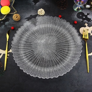 2024 vente en gros d'accessoires de cuisine en vrac verre clair <span class=keywords><strong>pas</strong></span> <span class=keywords><strong>cher</strong></span> sous les assiettes assiettes de chargeur transparentes mariage <span class=keywords><strong>assiette</strong></span> élégante - Product Image 2