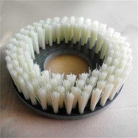 Brosse de nettoyage rotative à poils en nylon doux pour le nettoyage des téléphones portables