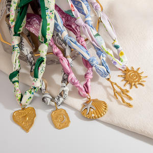 قلادة أنيقة على طراز INS قلادة وشاح على شكل فراشة وقلب حرير وشاح الشمس قلادة باندانا - Product Image 2