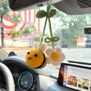 Colgante decorativo para coche de abejita de ganchillo hecho a mano con lana, con diseño de planta en maceta y muñeca, para espejo retrovisor, producto terminado, de fábrica transfronteriza - Product Image 3
