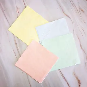 Commerci all'ingrosso della fabbrica Personalizzato Su Misura di alta qualità 13 "x13" pollici Usa E Getta Eco-Friendly Dall'assortimento di carta Tovaglioli di tessuto tovaglioli