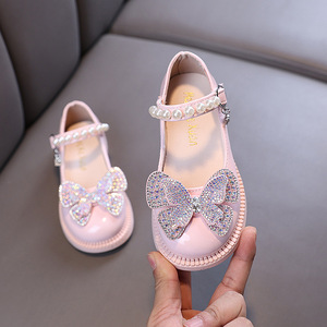 รองเท้าหนัง PU ประดับโบว์เพชรสำหรับเด็กผู้หญิงวัยเตาะแตะ สวมใส่สบาย ไม่ลื่น เหมาะสำหรับฤดูใบไม้ร่วง งานเต้นรำ งานปาร์ตี้ งานแต่งงาน งานวันเกิด - Product Image 3