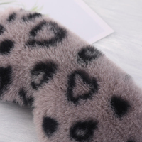 Masque de sommeil en peluche à imprimé léopard, masque pour les yeux doux et duveteux, dos en satin, bandeau élastique pour les yeux, masque pour les yeux pour le voyage et le sommeil