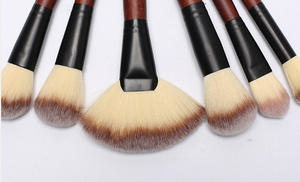 Ensemble complet <span class=keywords><strong>de</strong></span> pinceaux <span class=keywords><strong>de</strong></span> maquillage <span class=keywords><strong>en</strong></span> <span class=keywords><strong>bois</strong></span> <span class=keywords><strong>rouge</strong></span> <span class=keywords><strong>de</strong></span> luxe, 26 pièces, poils <span class=keywords><strong>en</strong></span> fibre <span class=keywords><strong>de</strong></span> haute qualité, logo personnalisable, outils <span class=keywords><strong>de</strong></span> beauté <span class=keywords><strong>en</strong></span> gros <span class=keywords><strong>en</strong></span> <span class=keywords><strong>vrac</strong></span> - Product Image 3