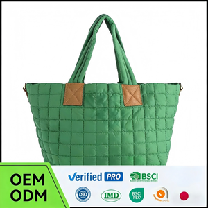 Sac à main imperméable et durable avec fermeture éclair, sac de plage, sac de voyage, sac fourre-tout en nylon matelassé de qualité supérieure pour femmes, grande capacité - Product Image 1
