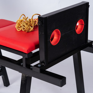 Sedia Erotica per Hotel in Pelle Rossa BDSM, Sedia del Sesso per Camera da Letto con Poggiapiedi, Giocattolo Erotico per Coppie - Product Image 5