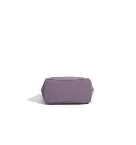 <span class=keywords><strong>Sac</strong></span> seau en cuir véritable personnalisé ODM OEM, nouvelle collection 2026, <span class=keywords><strong>sac</strong></span> à bandoulière de luxe de niche pour femme avec double sangle et fermeture magnétique - Product Image 3